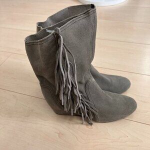 Colin Stuart Genuine Suede Leather Hidden Wedge Heel Fringe Ankle Boots Sz 8